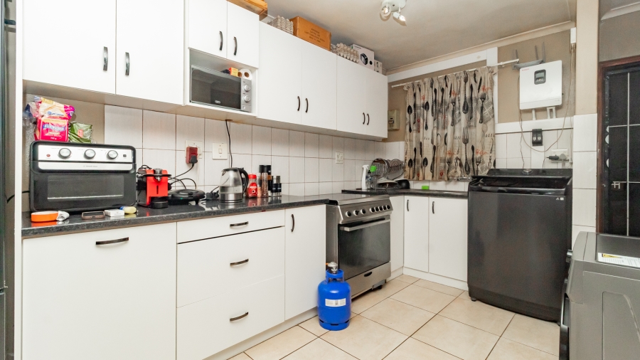 2 Bedroom Property for Sale in Windsor Park Western Cape